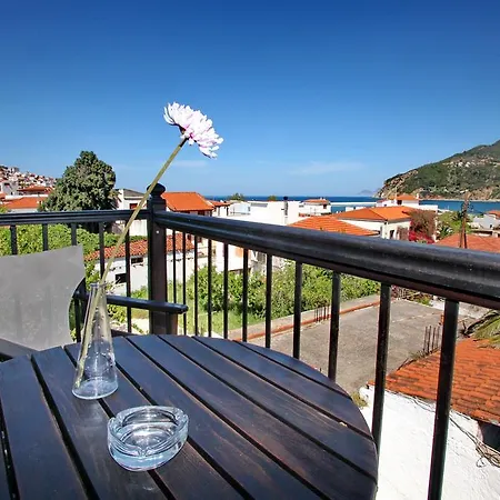 Anelli 2* Skopelos stad
