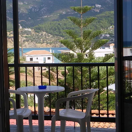 Anelli 2* Skopelos stad